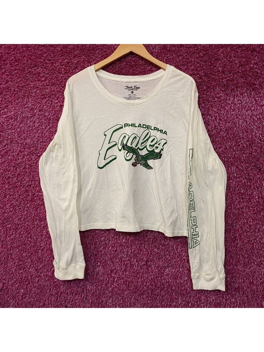 Junk Food Clothing Philadelphia Eagles Touchdown Long Sleeve Cropped T-Shirt